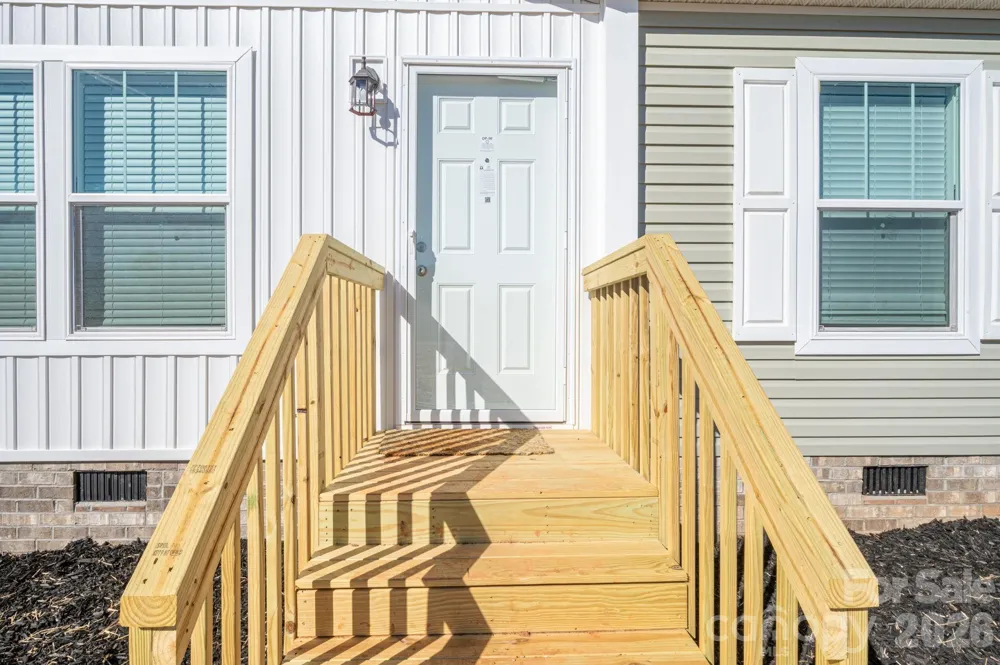 808 W Eagleview Lane Lawndale, NC 28090