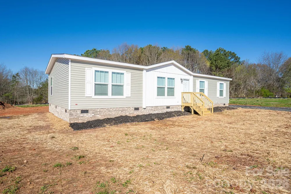 808 W Eagleview Lane Lawndale, NC 28090