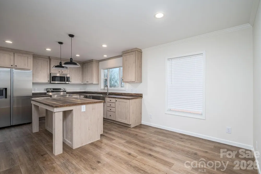 808 W Eagleview Lane Lawndale, NC 28090