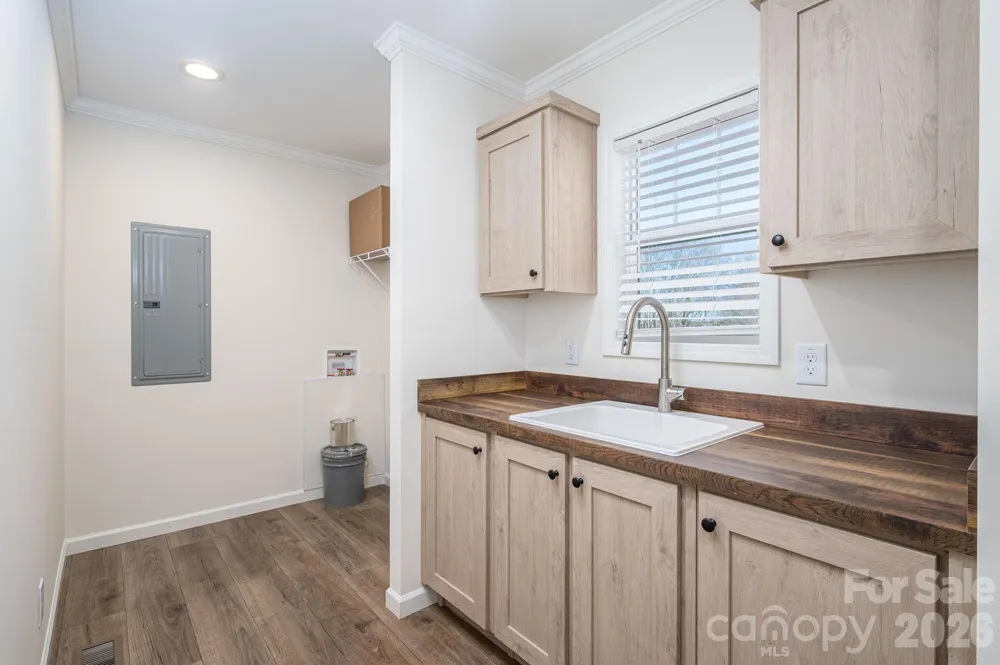 808 W Eagleview Lane Lawndale, NC 28090