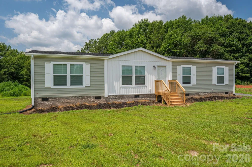 808 W Eagleview Lane Lawndale, NC 28090