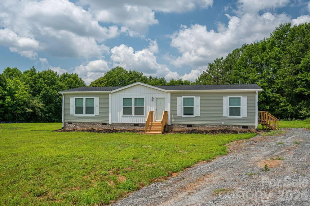 808 W Eagleview Lane Lawndale, NC 28090