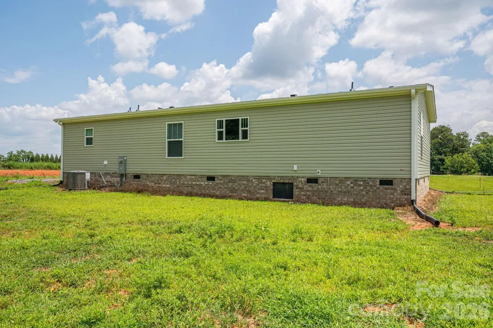 808 W Eagleview Lane Lawndale, NC 28090
