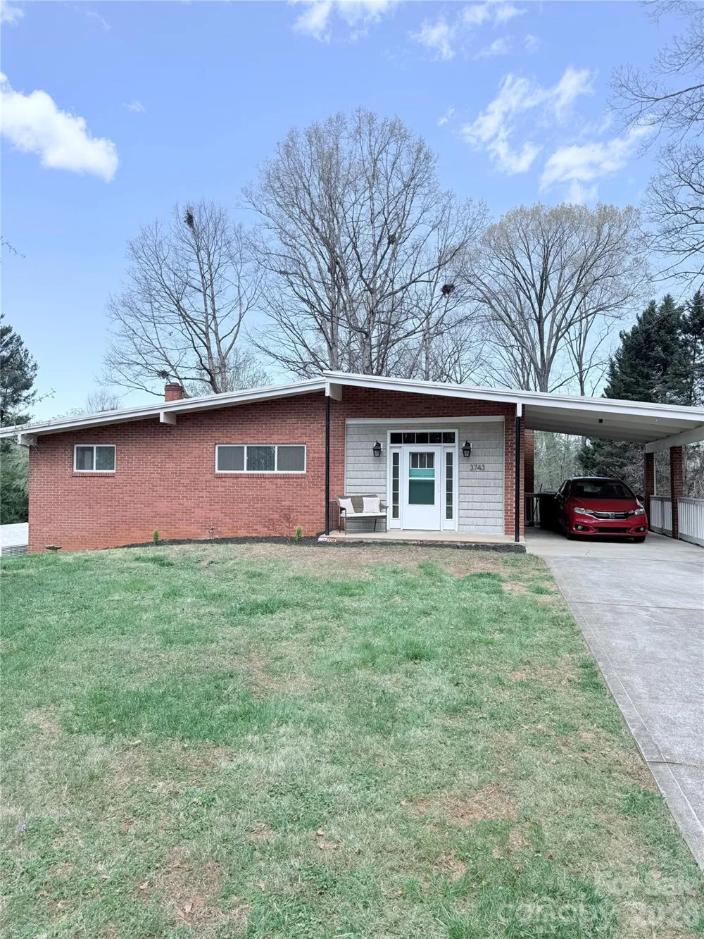 3743 Crosland Road Winston Salem, NC 27106