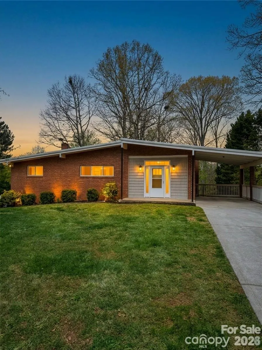 3743 Crosland Road Winston Salem, NC 27106