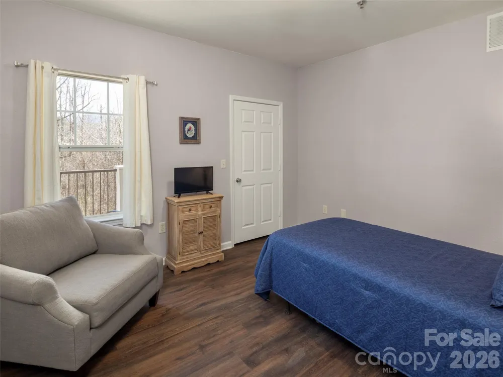 900 Vista Lake Drive #208 Candler, NC 28715