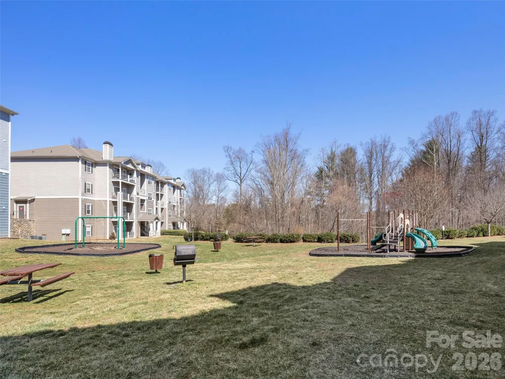 900 Vista Lake Drive #208 Candler, NC 28715