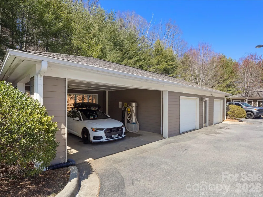 900 Vista Lake Drive #208 Candler, NC 28715