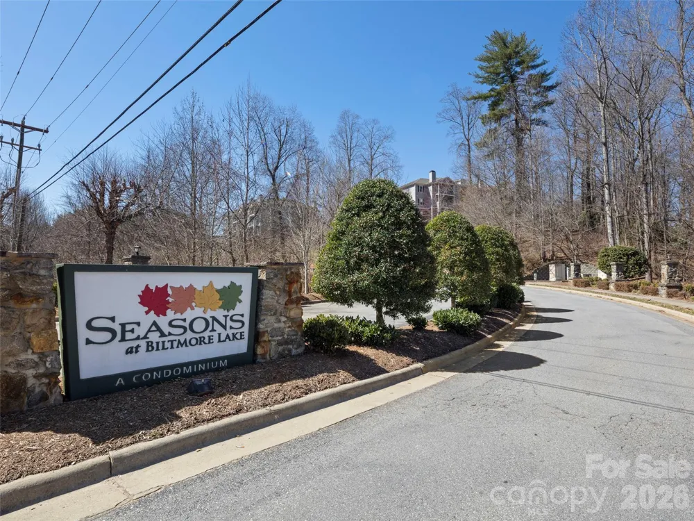 900 Vista Lake Drive #208 Candler, NC 28715