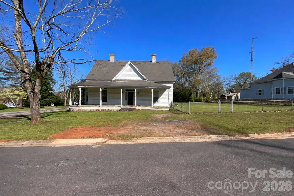 416 W Liberty Street Winnsboro, SC 29180