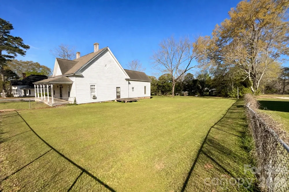 416 W Liberty Street Winnsboro, SC 29180