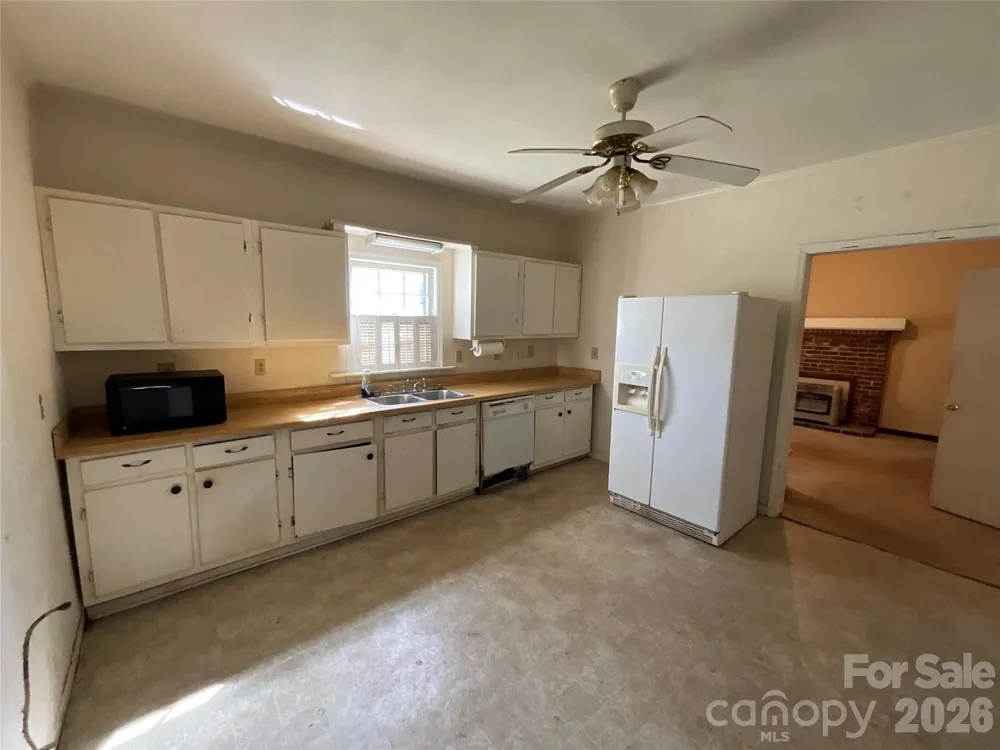 416 W Liberty Street Winnsboro, SC 29180