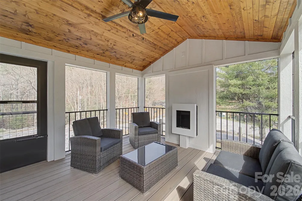 122 Mountain Breeze Ridge Scaly Mountain, NC 28775