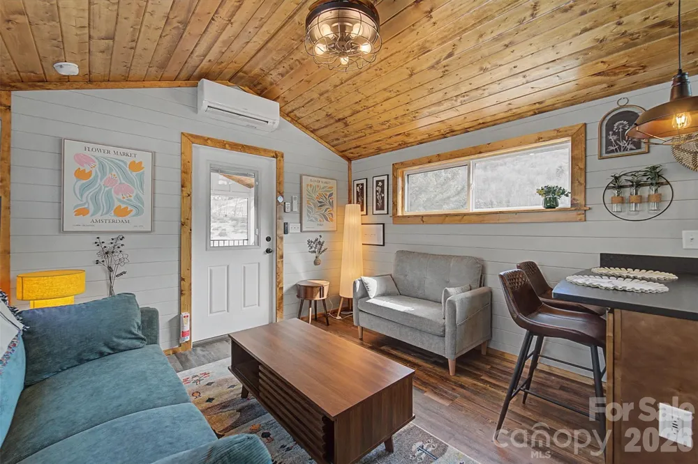 122 Mountain Breeze Ridge Scaly Mountain, NC 28775