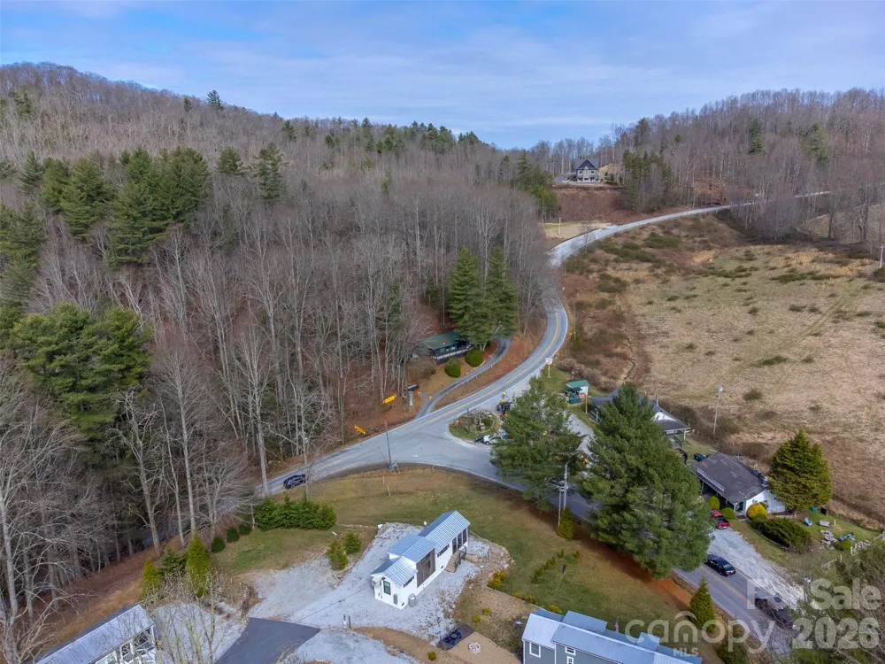 122 Mountain Breeze Ridge Scaly Mountain, NC 28775