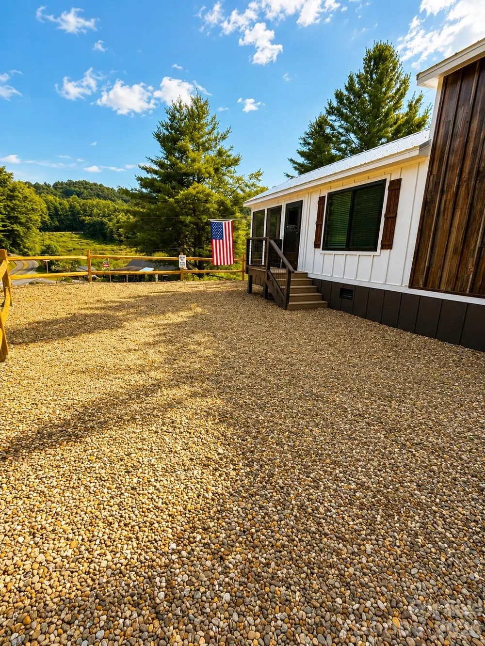 122 Mountain Breeze Ridge Scaly Mountain, NC 28775