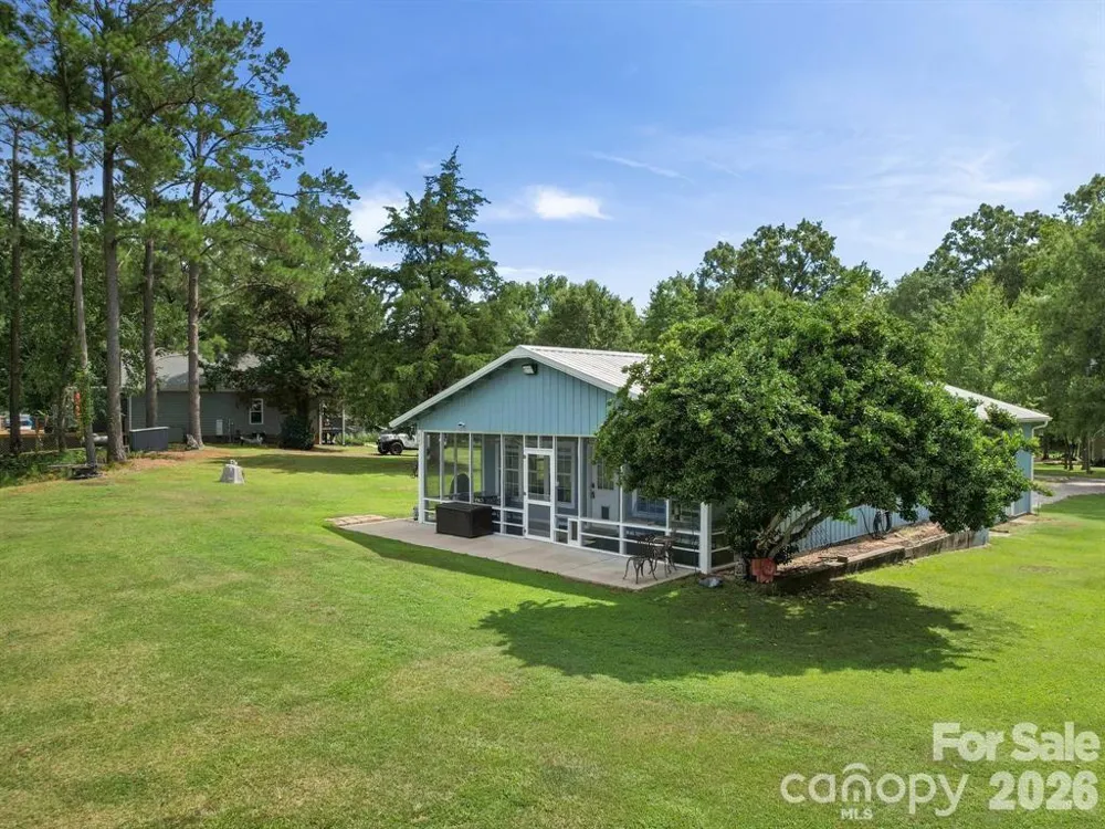 275 S Waters Edge Drive Winnsboro, SC 29180