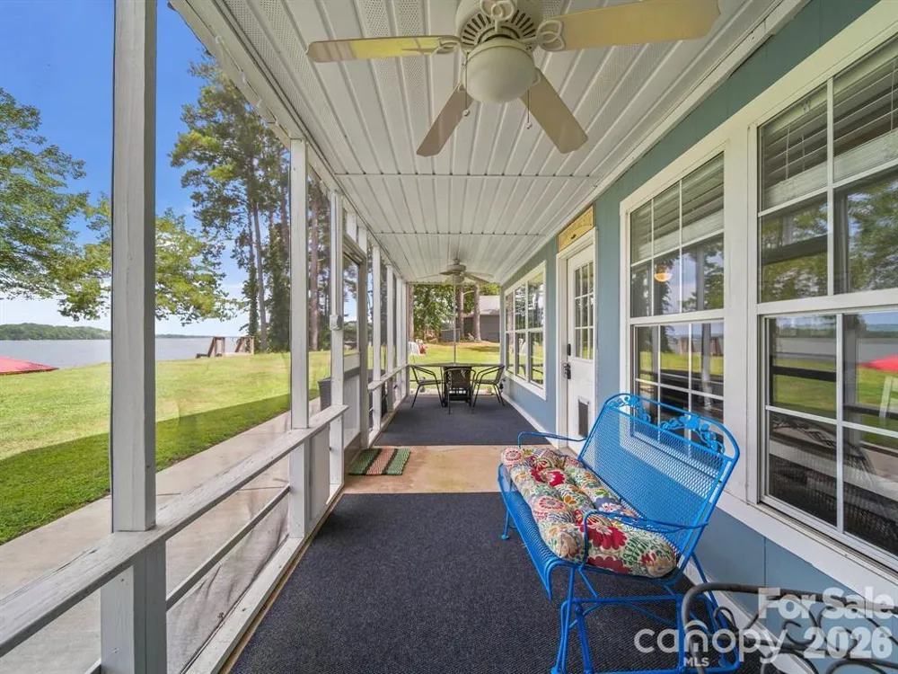 275 S Waters Edge Drive Winnsboro, SC 29180