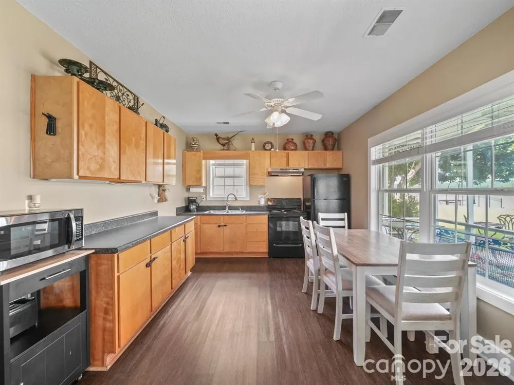 275 S Waters Edge Drive Winnsboro, SC 29180