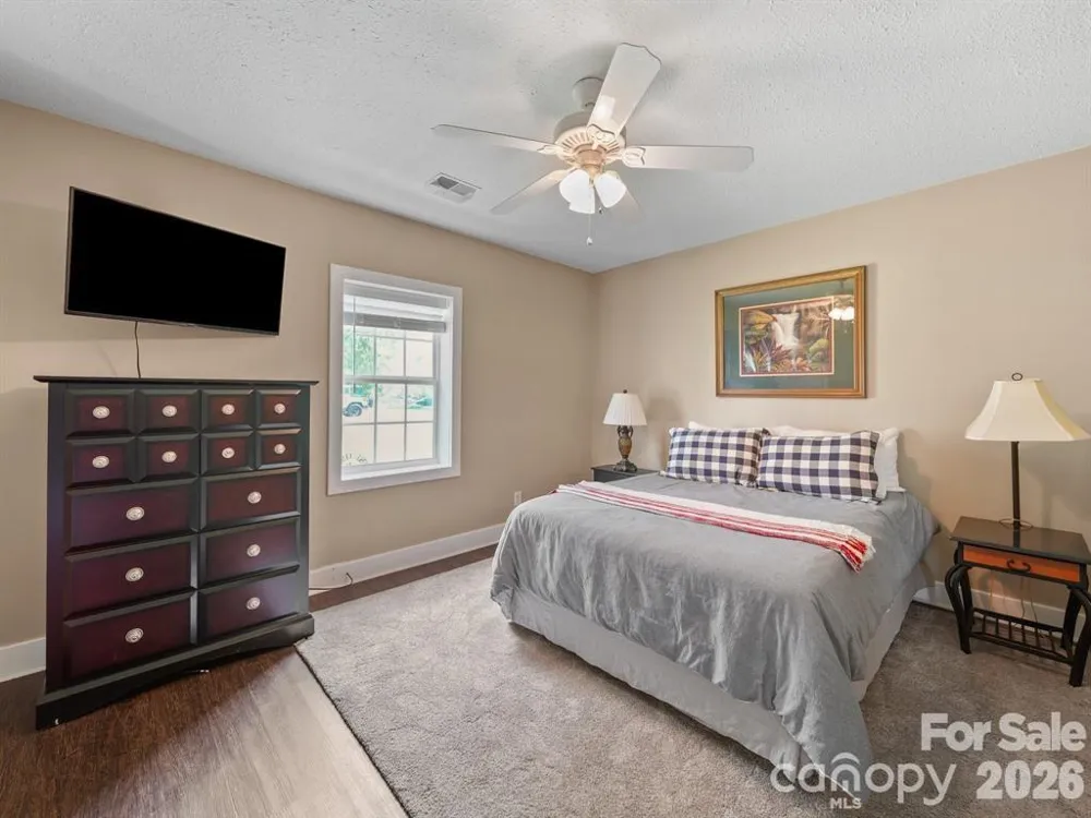 275 S Waters Edge Drive Winnsboro, SC 29180