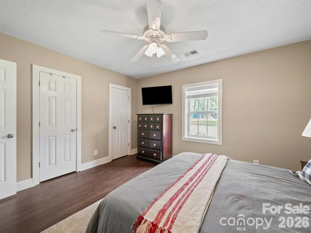 275 S Waters Edge Drive Winnsboro, SC 29180