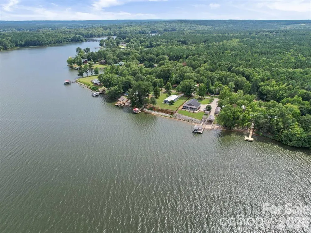 275 S Waters Edge Drive Winnsboro, SC 29180