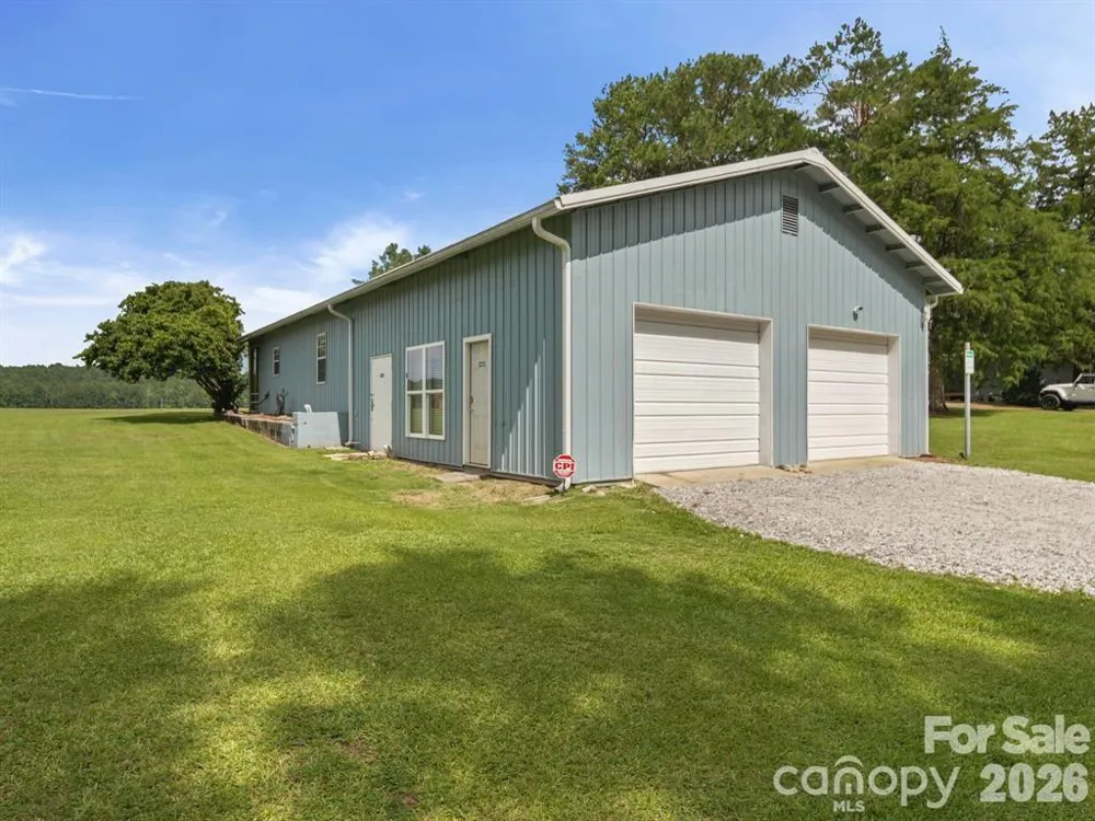 275 S Waters Edge Drive Winnsboro, SC 29180