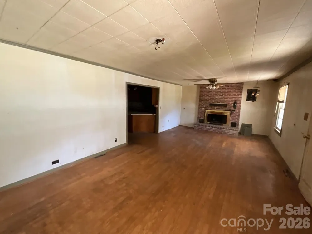 412 W Liberty Street Winnsboro, SC 29180