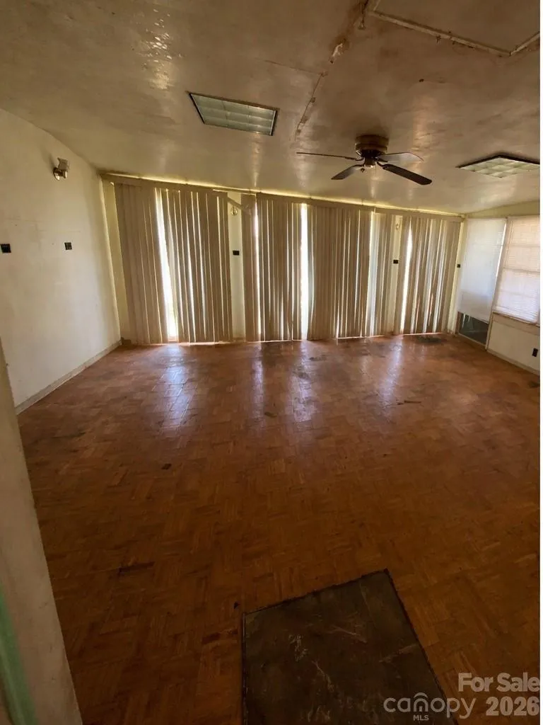 412 W Liberty Street Winnsboro, SC 29180
