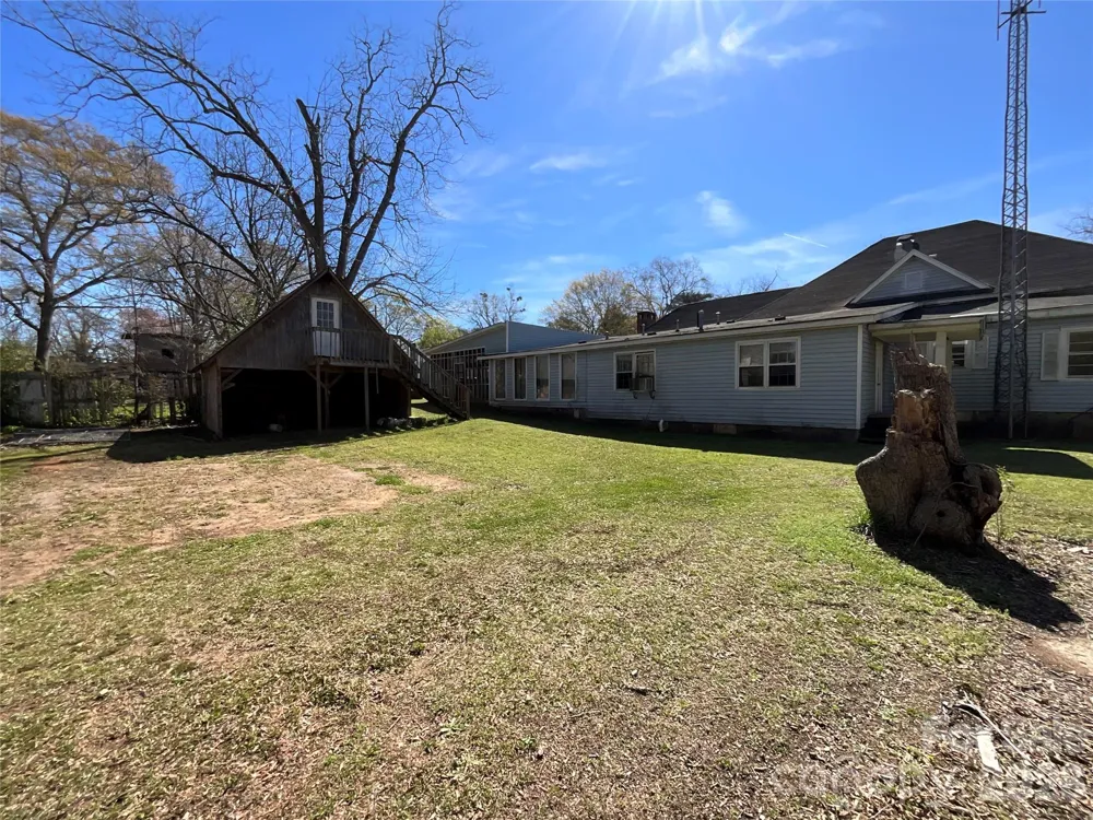 412 W Liberty Street Winnsboro, SC 29180
