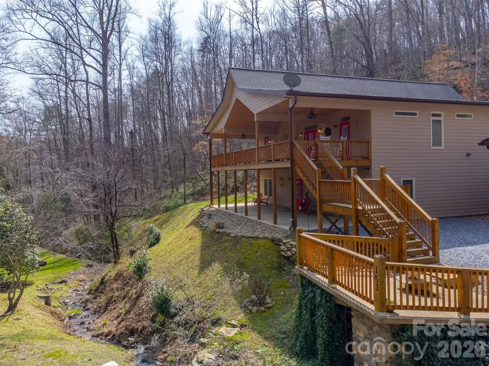 151 High Grove Parkway Whittier, NC 28789