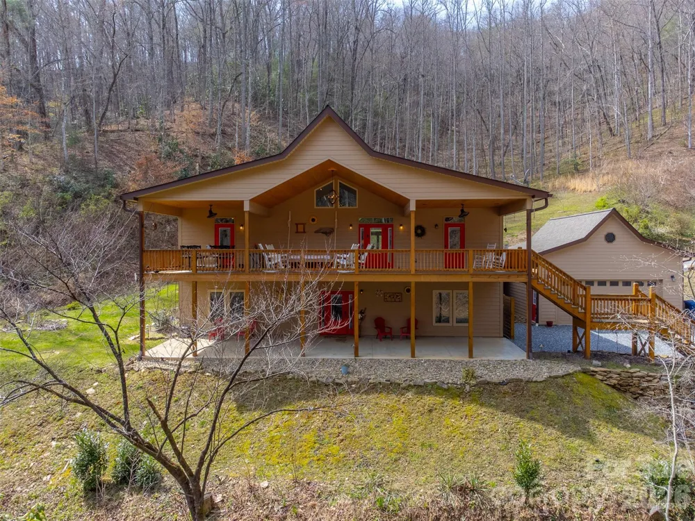 151 High Grove Parkway Whittier, NC 28789