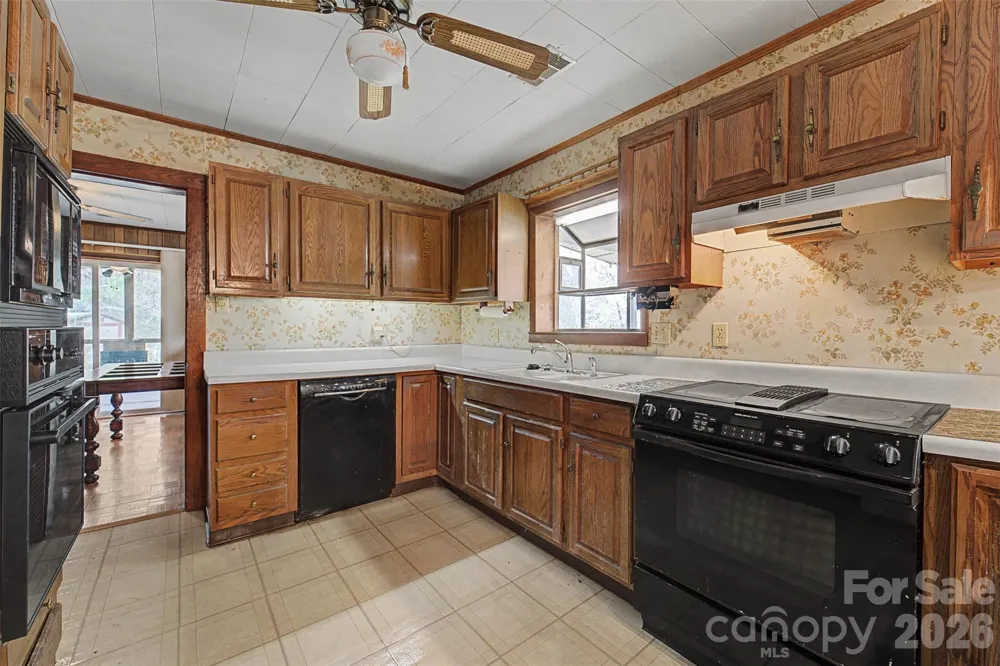 318 Sunrise Park Sylva, NC 28779