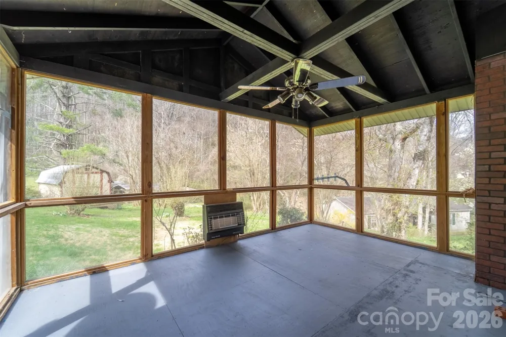 318 Sunrise Park Sylva, NC 28779