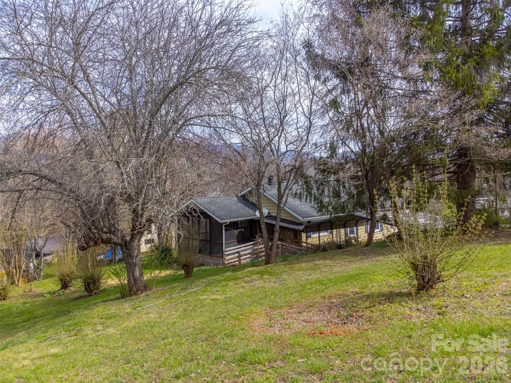 318 Sunrise Park Sylva, NC 28779