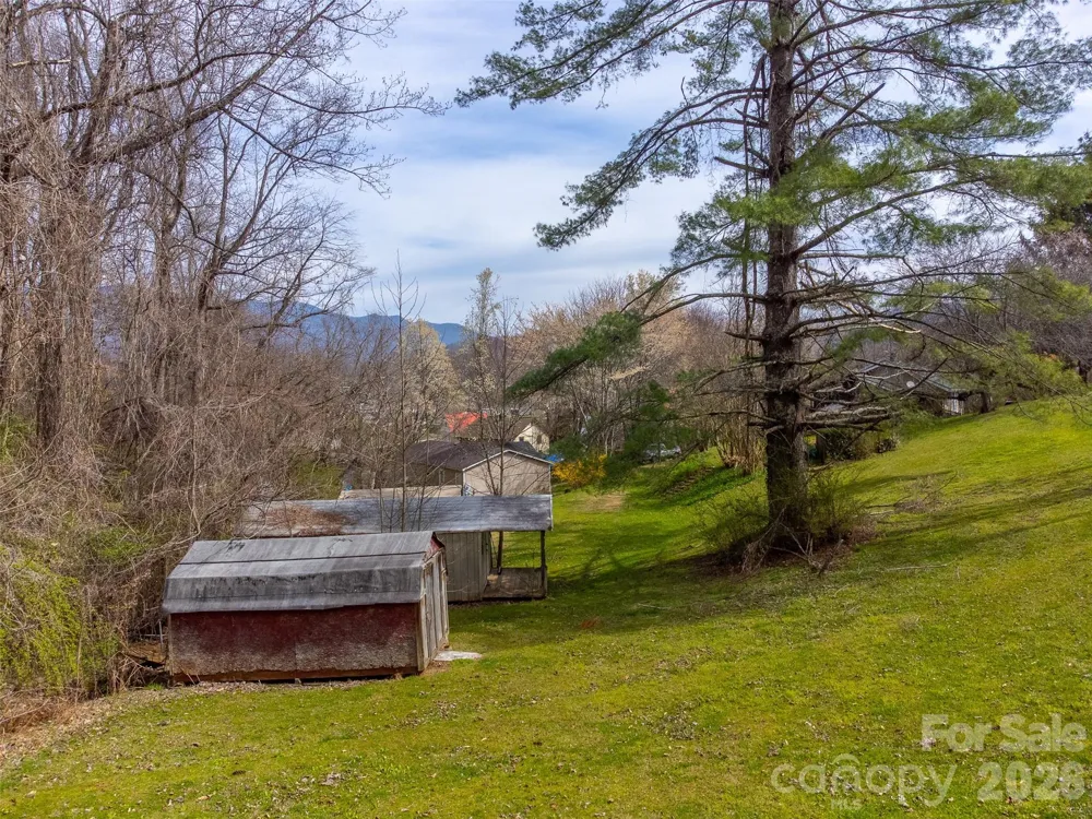 318 Sunrise Park Sylva, NC 28779