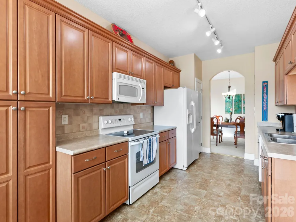 7 Eagle Creek Trail S Flat Rock, NC 28731