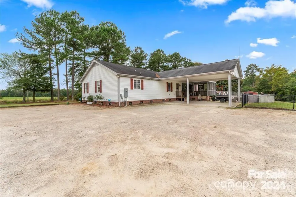 10560 Lake Royalle Road Spring Hope, NC 27882