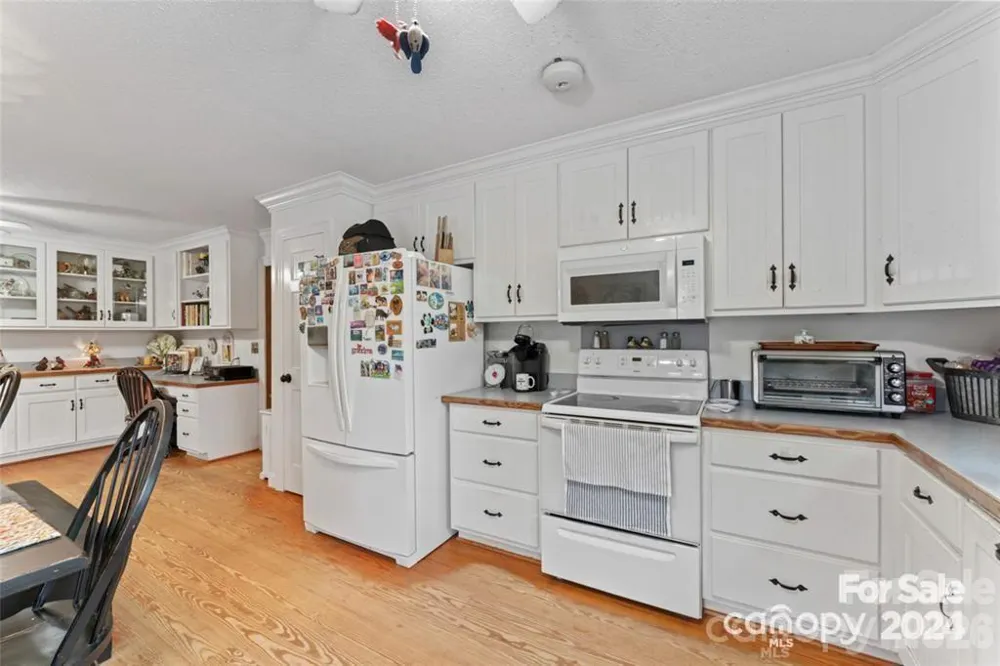 10560 Lake Royalle Road Spring Hope, NC 27882