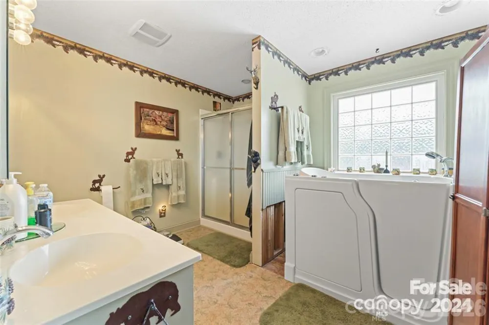 10560 Lake Royalle Road Spring Hope, NC 27882