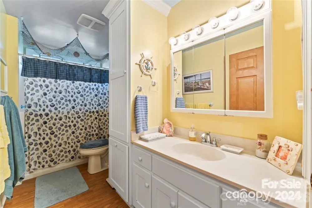 10560 Lake Royalle Road Spring Hope, NC 27882
