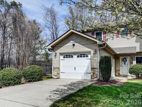 7 Mahogany Road