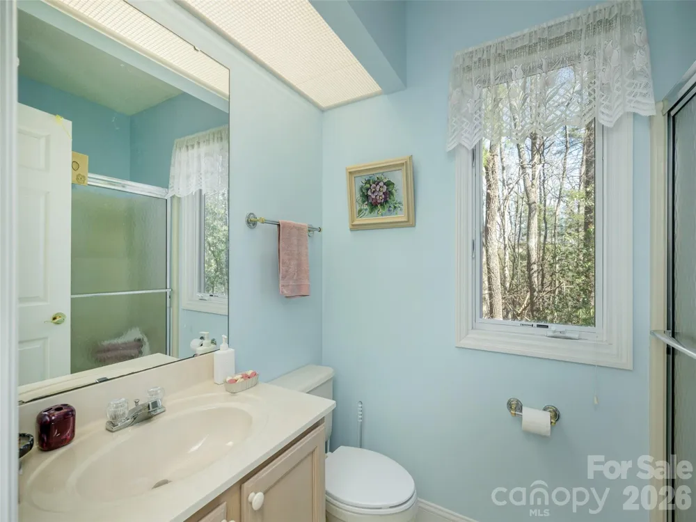 206 Black Oak Lane Hendersonville, NC 28791