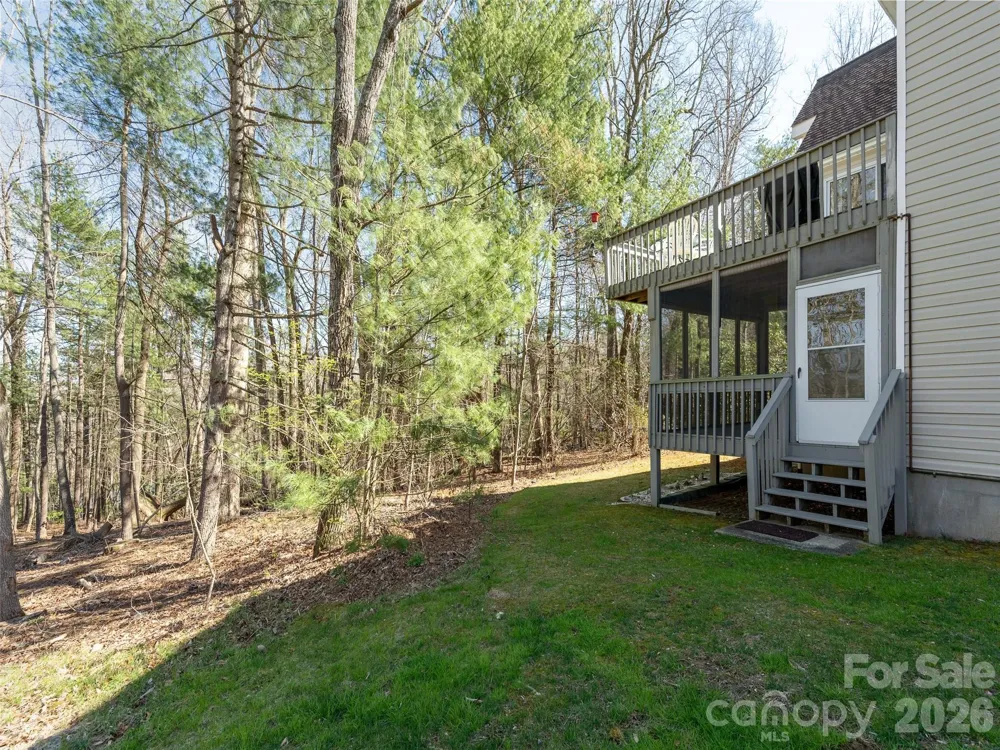 206 Black Oak Lane Hendersonville, NC 28791