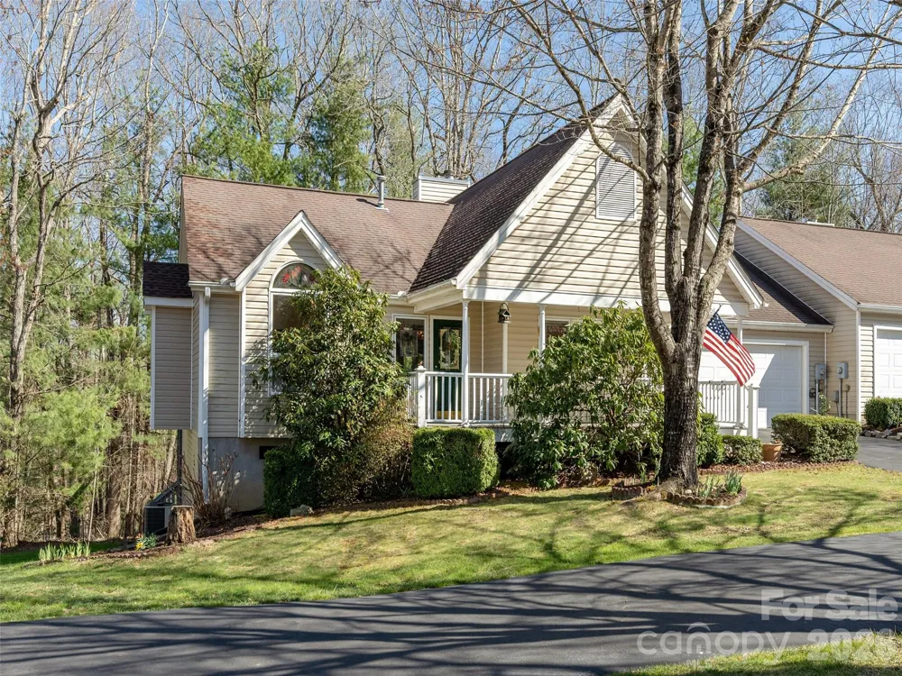 206 Black Oak Lane Hendersonville, NC 28791