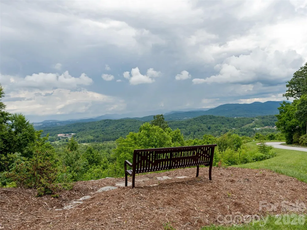 206 Black Oak Lane Hendersonville, NC 28791