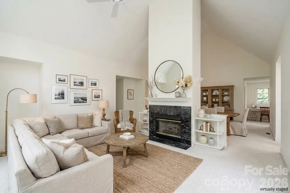206 Black Oak Lane Hendersonville, NC 28791
