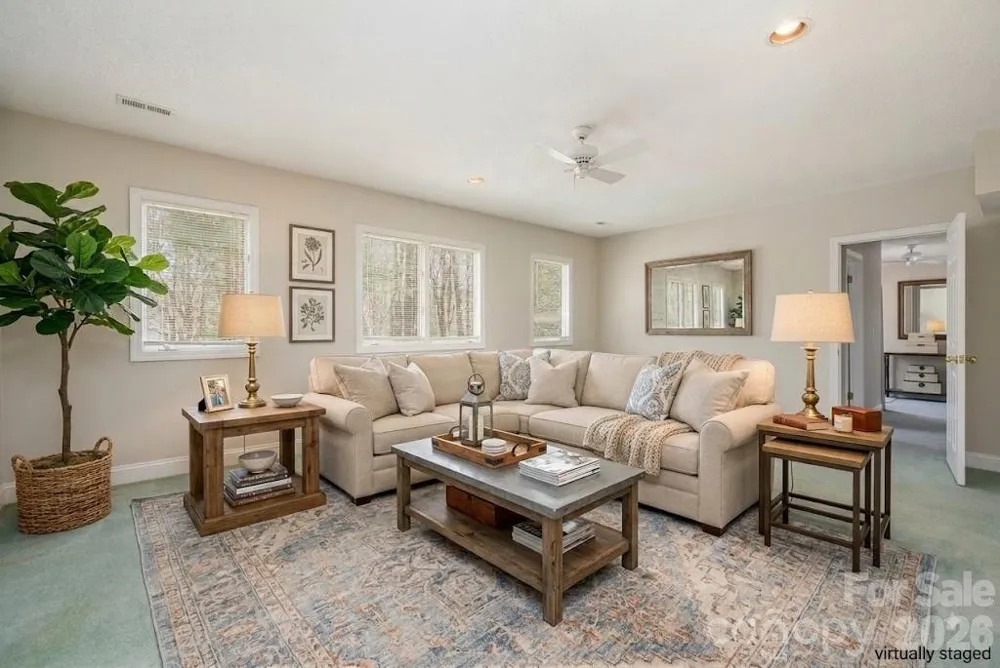 206 Black Oak Lane Hendersonville, NC 28791