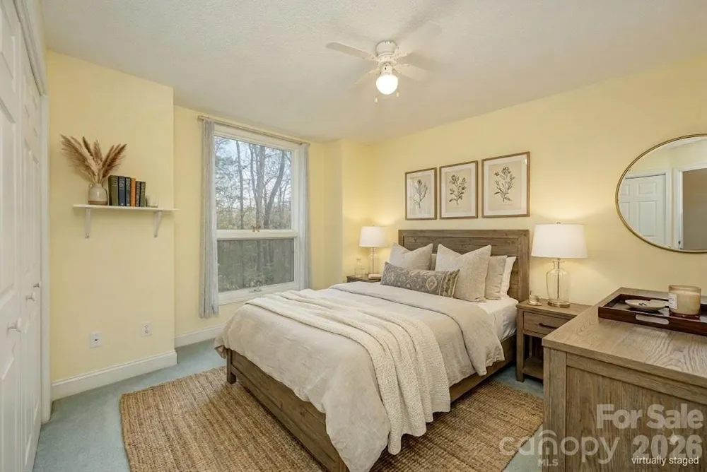 206 Black Oak Lane Hendersonville, NC 28791