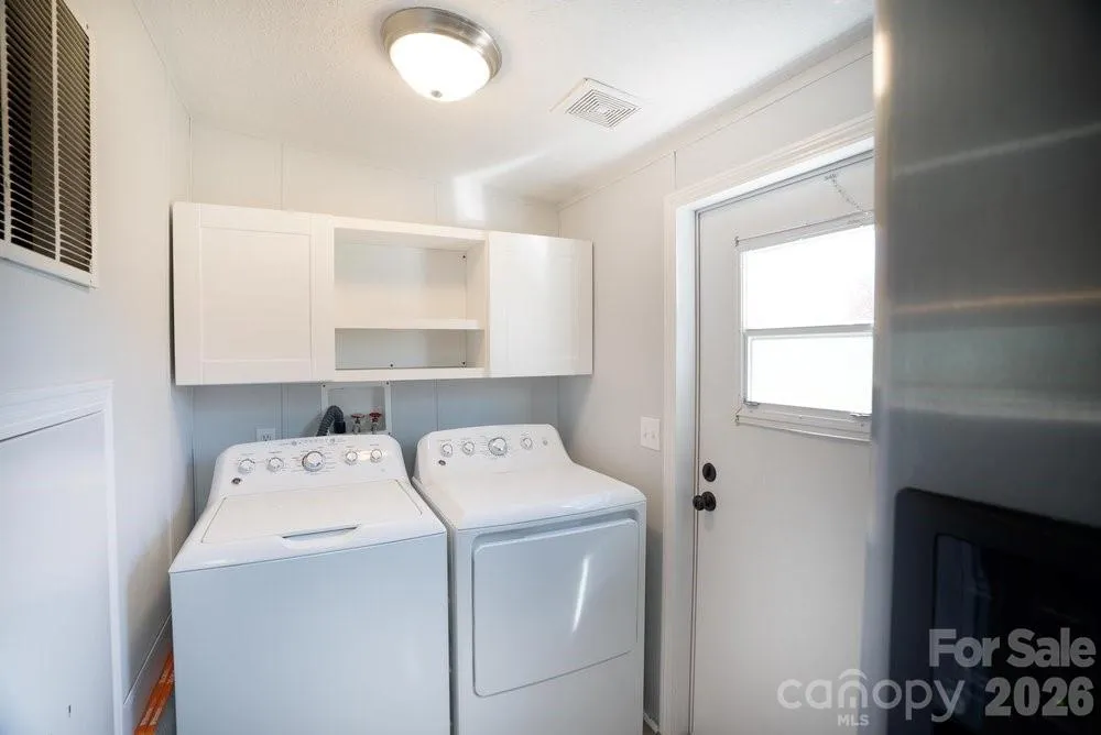 889 Tabor Road Olin, NC 28660
